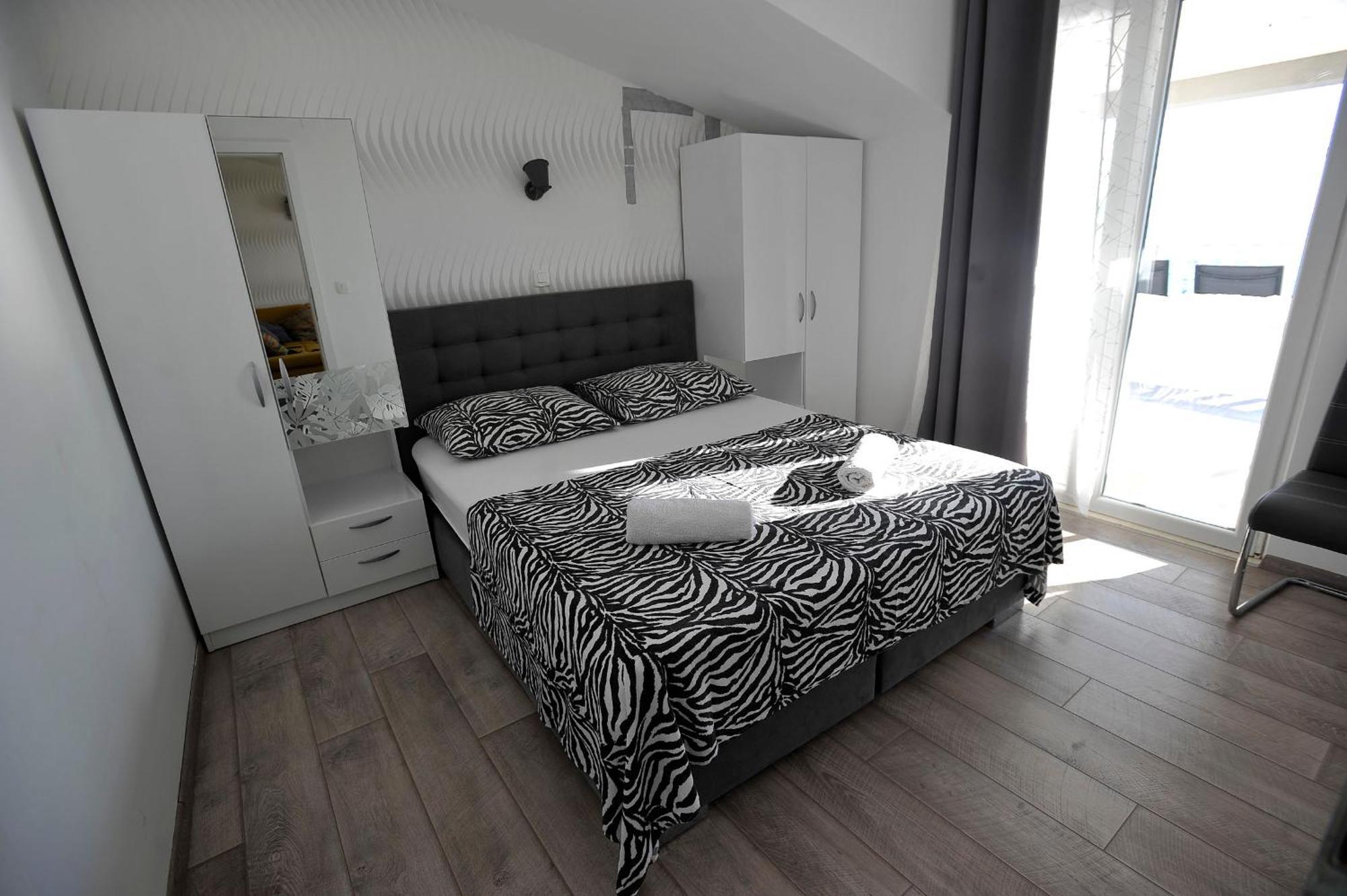 Apartment Mira II 德朗西斯 客房 照片